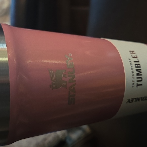 Stanley Rose Tumbler 20 oz - Picture 2 of 11